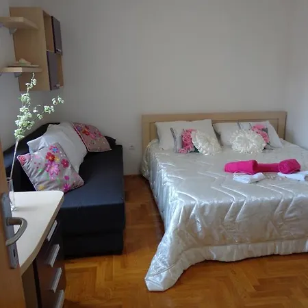 Diana Apartment *
