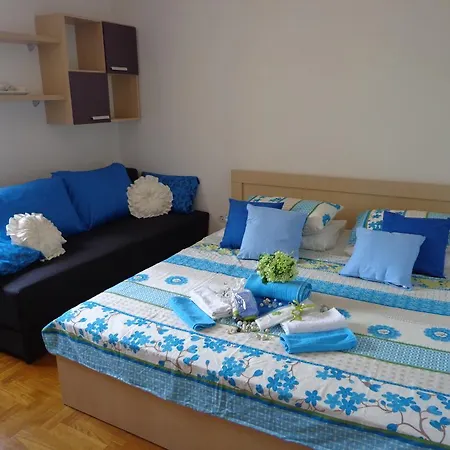 Diana Apartment *